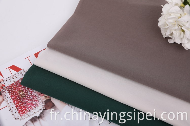 Tissu massif tissé de bonne qualité 70% coton 30% Fabric de polyester pour robe